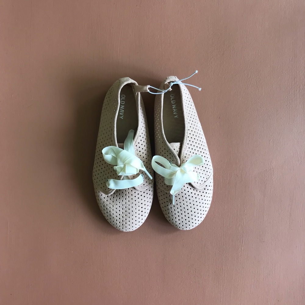 NWOT Old Navy Toddler Girls Sueded Oxford Flats